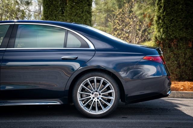 Used 2023 Mercedes-Benz S 500 4MATIC w/ AMG Line image 11