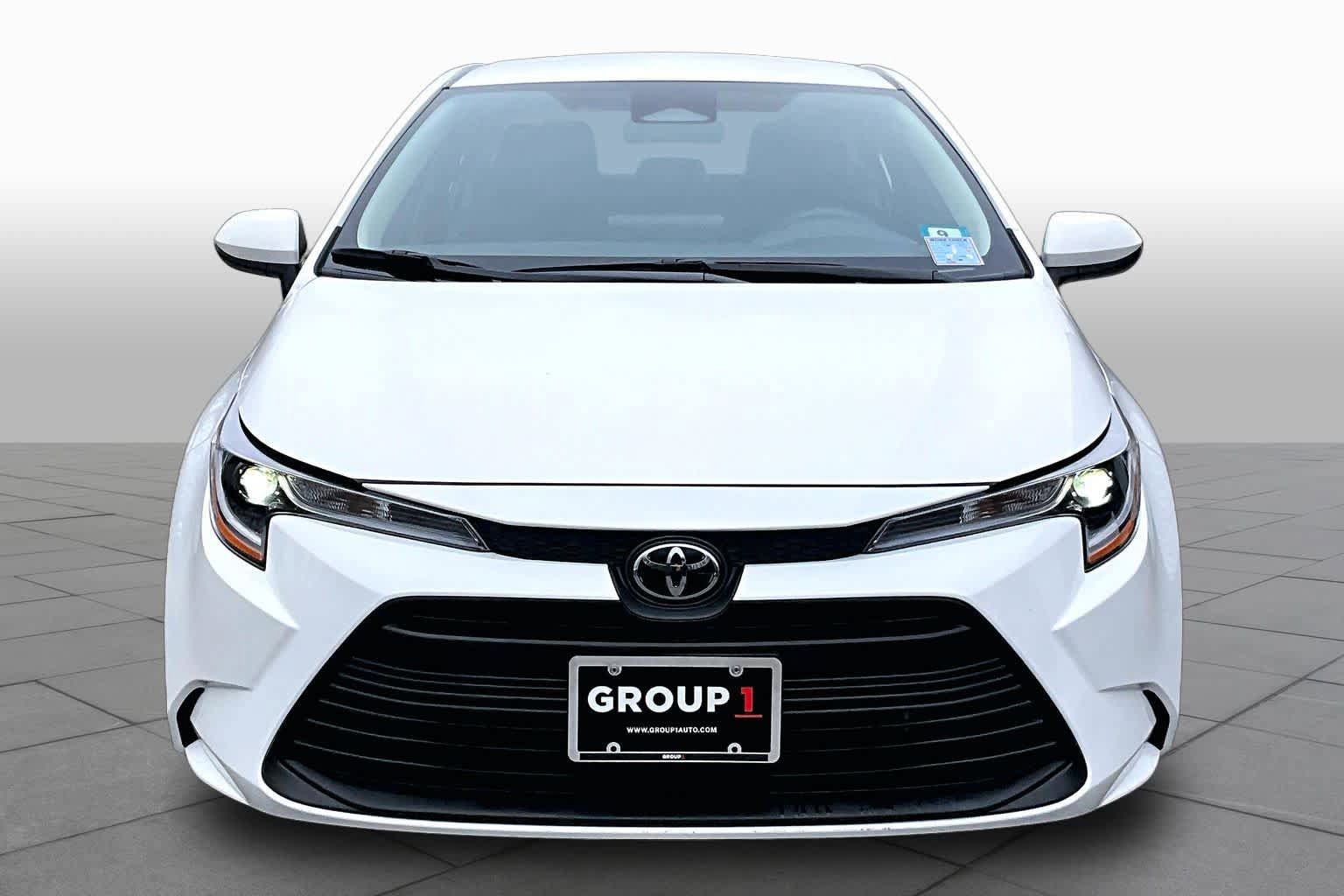 Certified 2025 Toyota Corolla LE FWD image 4