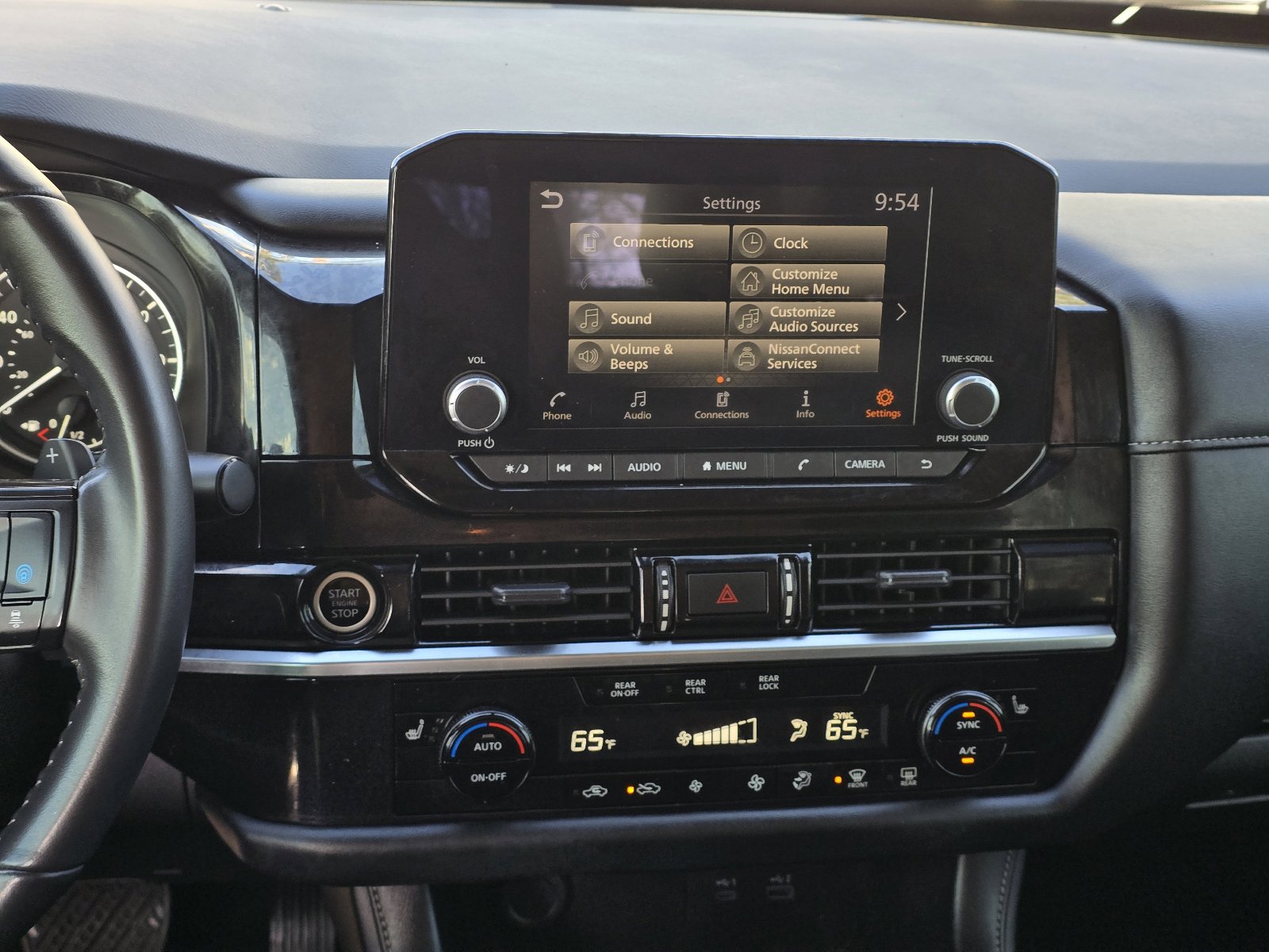 Used 2024 Nissan Pathfinder SV image 16