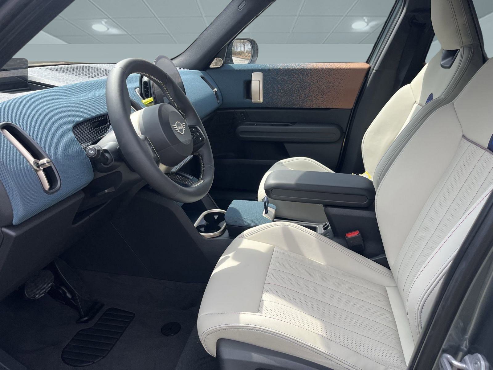 Used 2025 MINI Cooper Countryman S w/ Comfort Package Max image 4