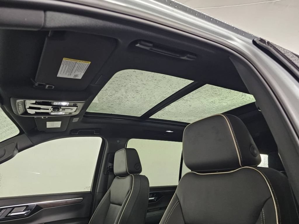 New 2026 Chevrolet Suburban Premier w/ Sun And Tow Package AWD/4WD image 25