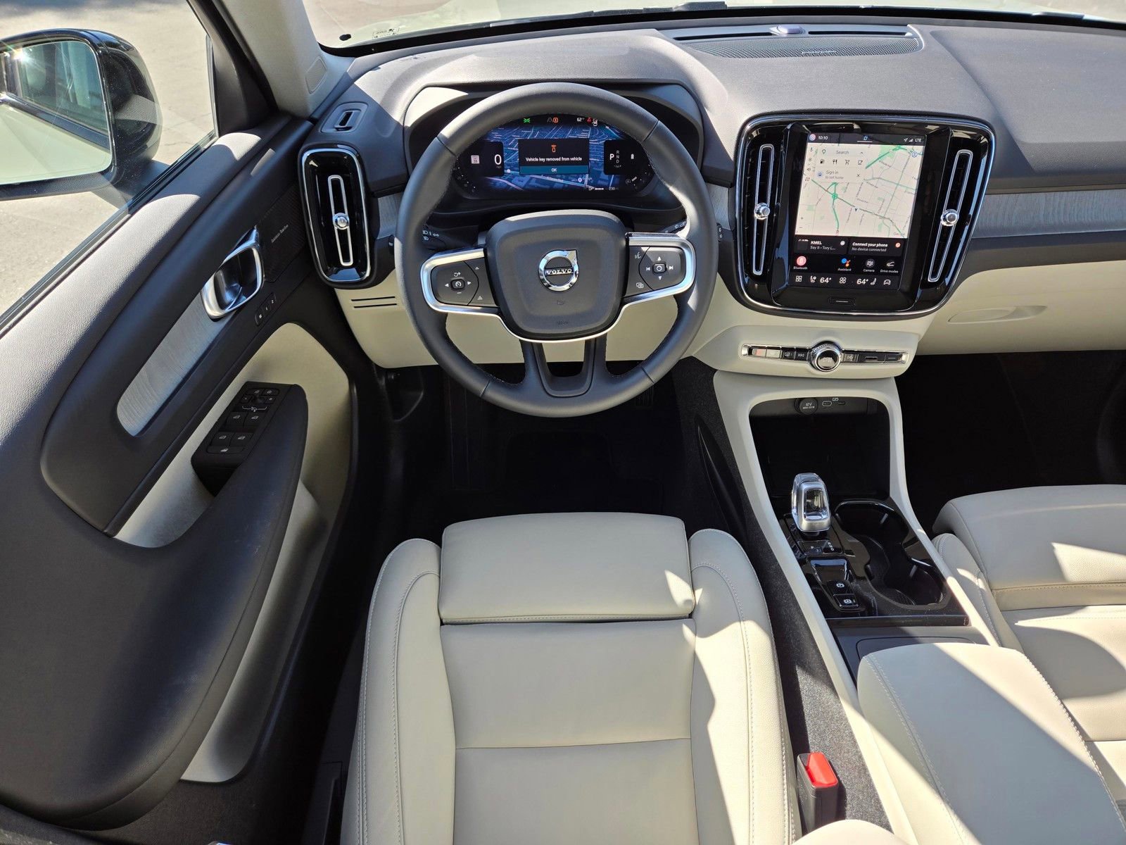 Certified 2025 Volvo XC40 B5 Plus image 11
