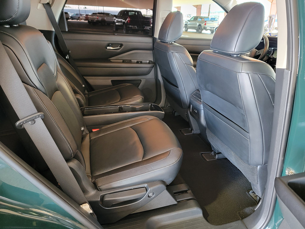 Used 2022 Nissan Pathfinder SL w/ SL Premium Package FWD image 6