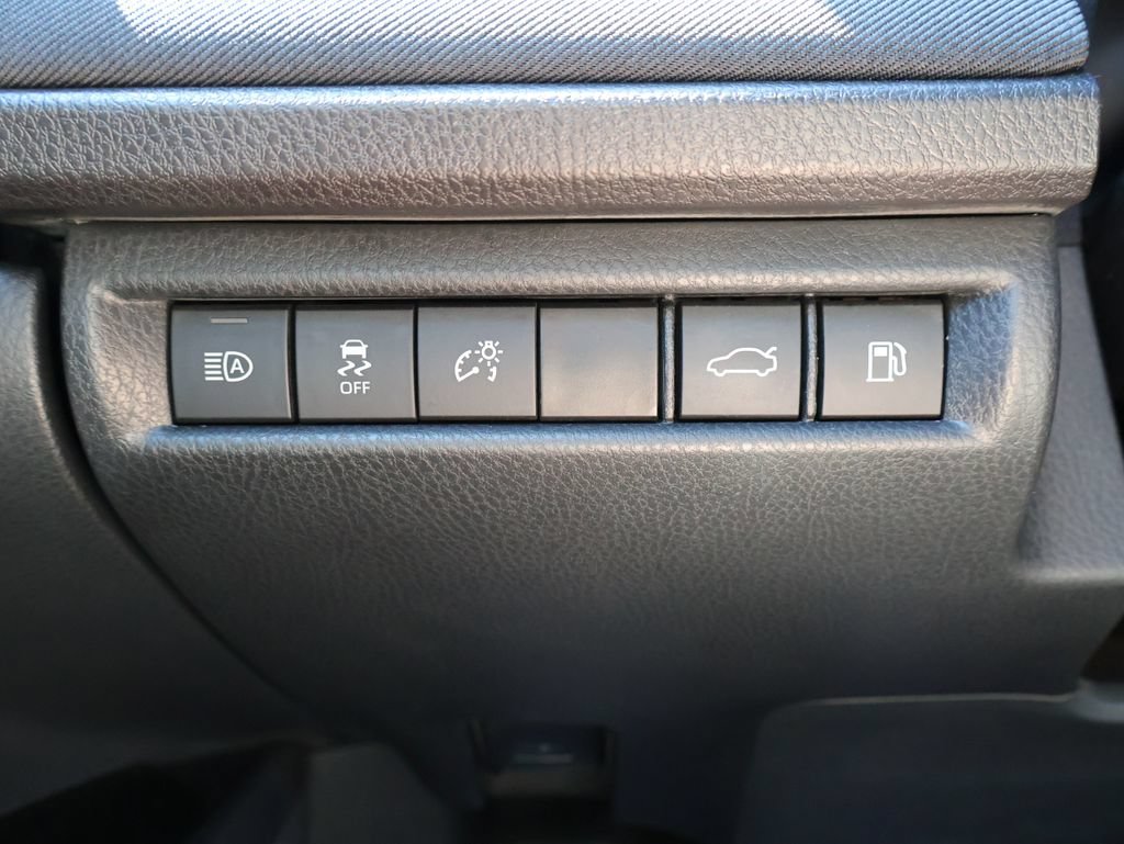 Used 2025 Toyota Camry LE FWD image 29