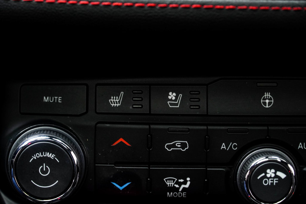 Used 2025 Dodge Durango R/T AWD/4WD image 26