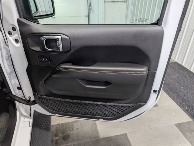 Used 2025 Jeep Wrangler Unlimited Sahara AWD/4WD image 25