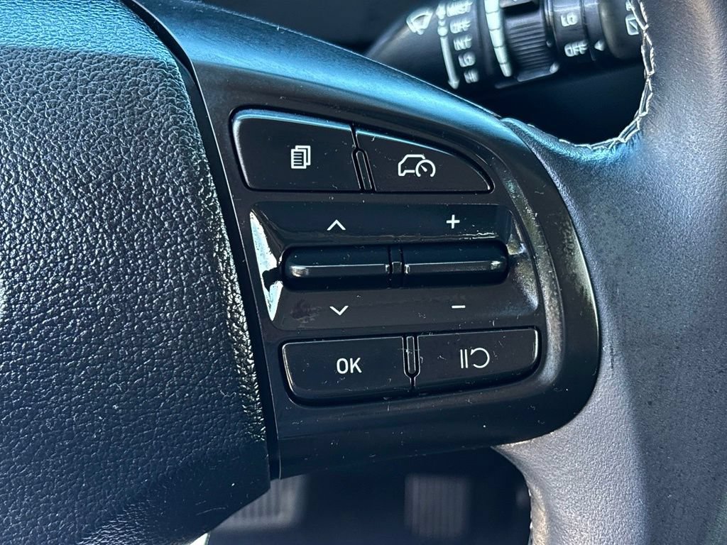 Used 2024 Hyundai Venue SEL FWD image 15