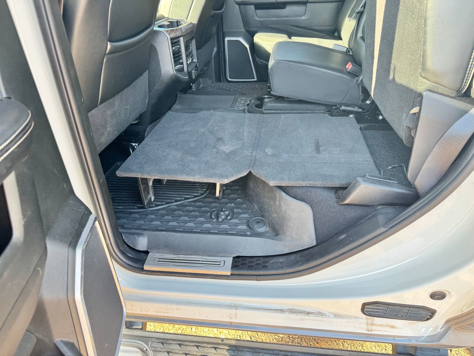 Used 2021 RAM 3500 Laramie image 27