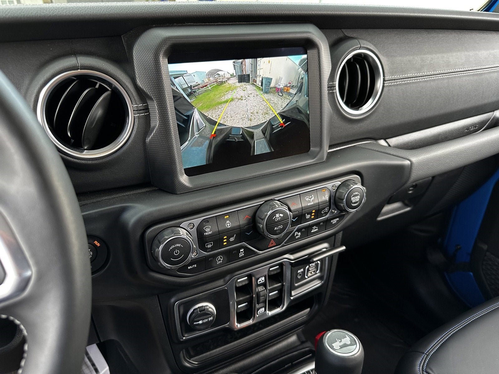 Used 2022 Jeep Wrangler Unlimited Sahara w/ LED Lighting Group AWD/4WD image 39