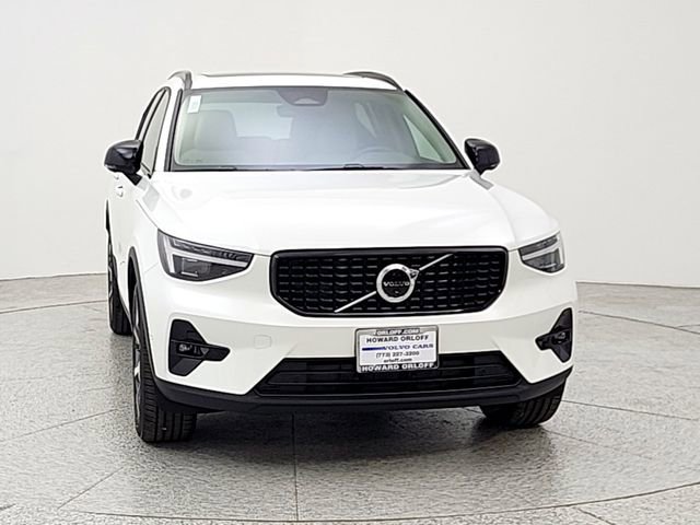 New 2026 Volvo XC40 B5 Plus w/ Climate Package AWD/4WD image 2