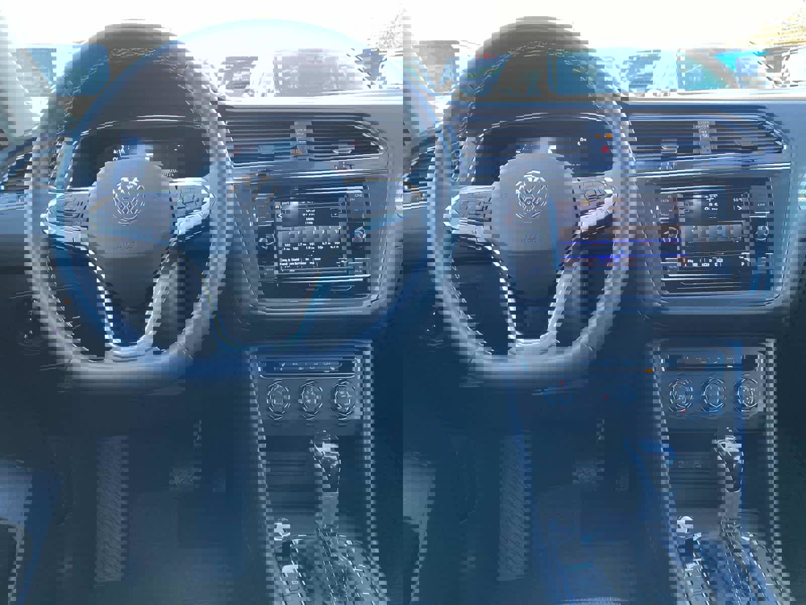 Used 2022 Volkswagen Tiguan S image 11