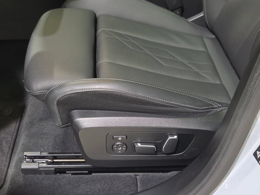Used 2025 BMW X3 xDrive30i AWD/4WD image 12