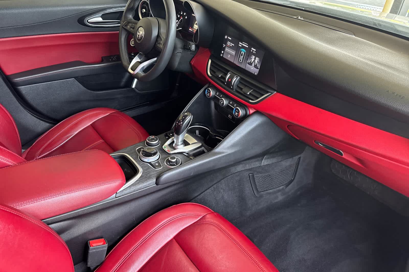 Used 2021 Alfa Romeo Giulia Sprint w/ Nero Edizione RWD image 16