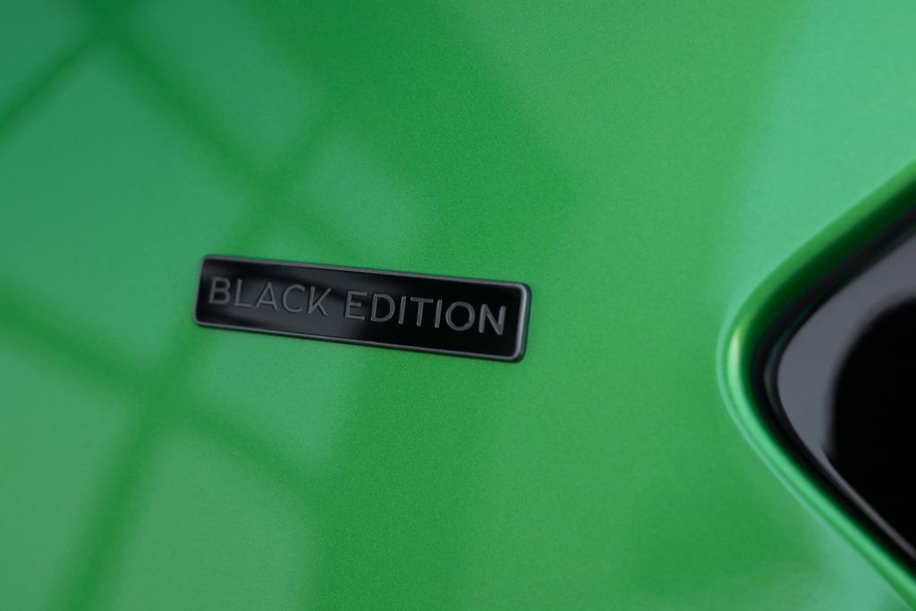 Used 2025 Bentley Bentayga image 13