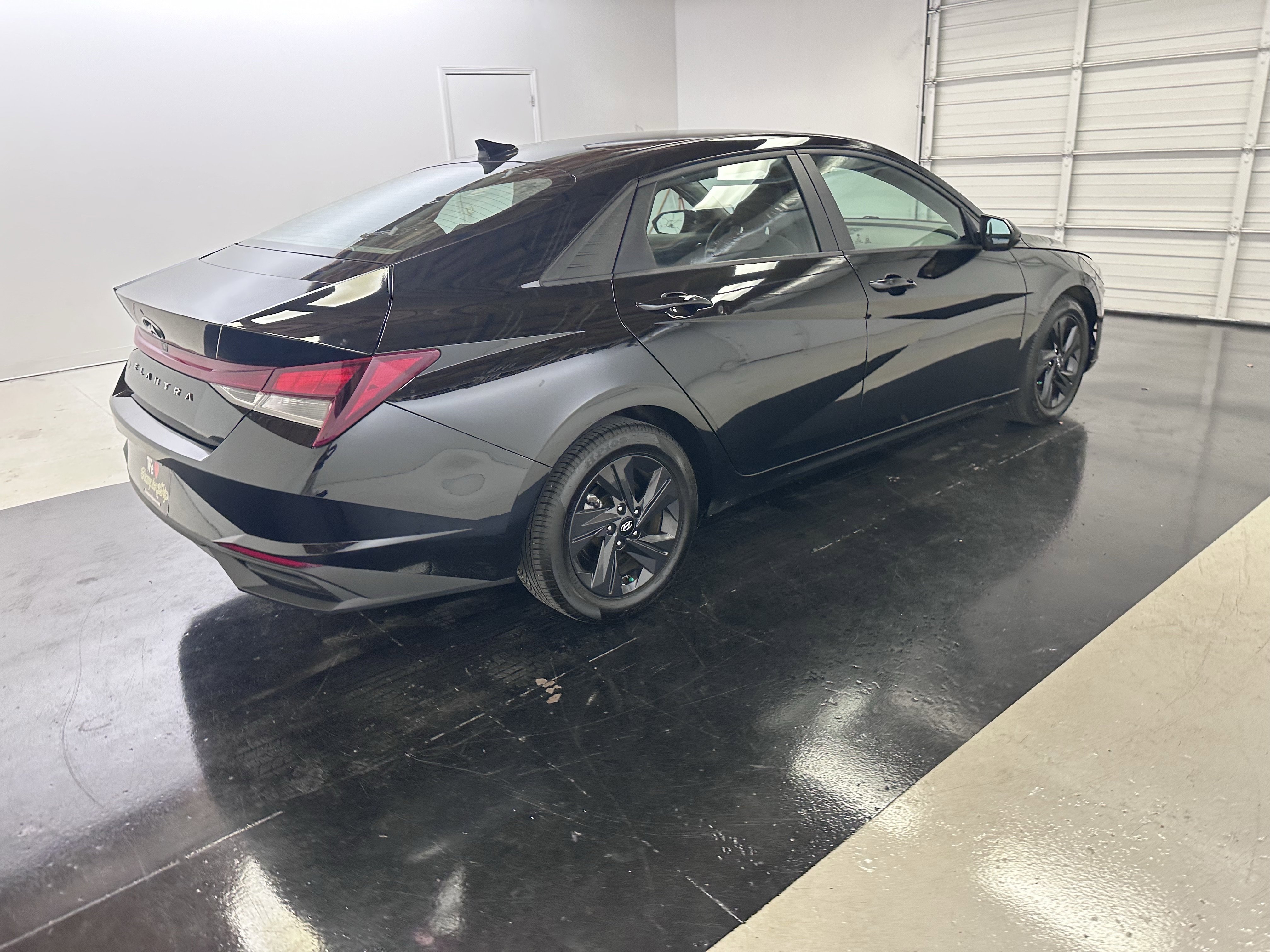 Used 2021 Hyundai Elantra SEL image 17