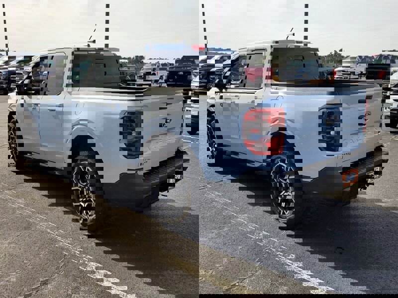 Used 2025 Ford Maverick Lariat image 8