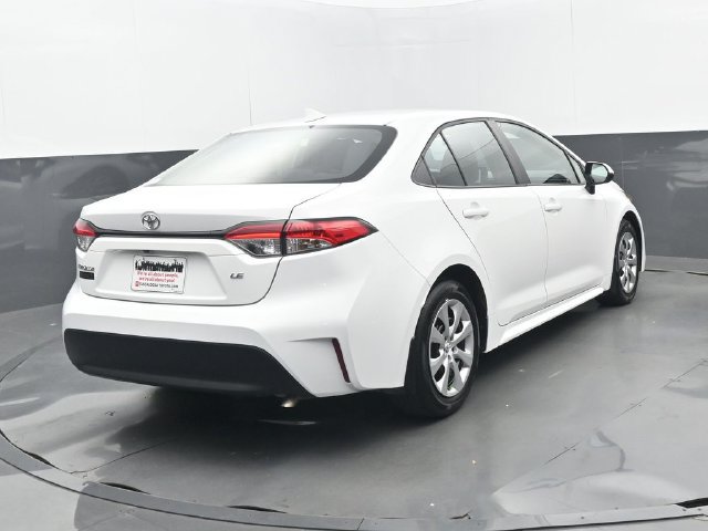 Used 2025 Toyota Corolla LE FWD image 21
