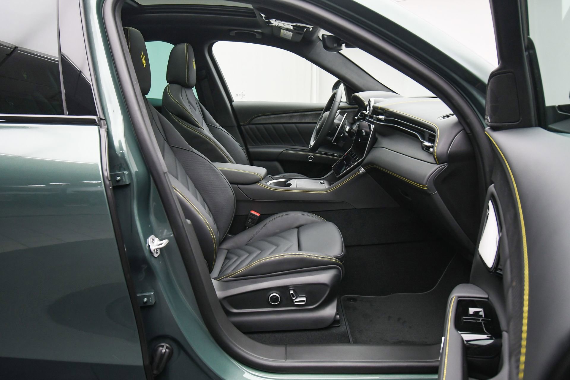 New 2025 Maserati Grecale Modena image 44