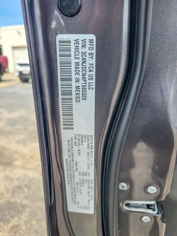 Used 2023 Jeep Compass Limited image 27