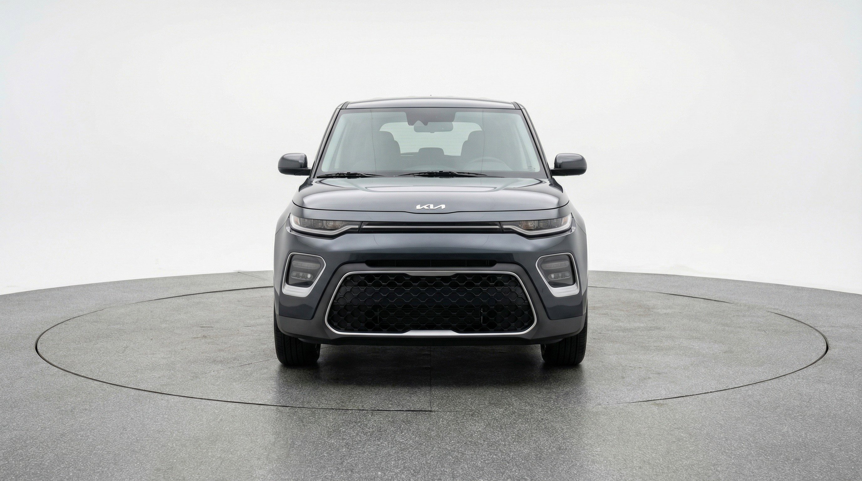 Used 2025 Kia Soul LX w/ LX Technology Package FWD image 2
