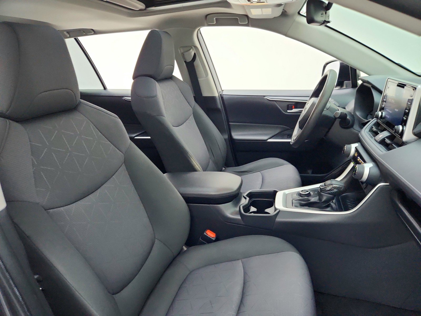 Used 2019 Toyota RAV4 XLE w/ Convenience Package AWD/4WD image 30