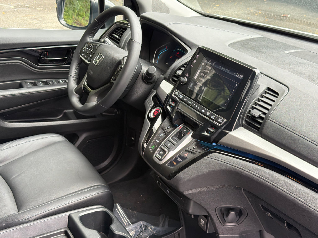 Used 2023 Honda Odyssey Touring image 10