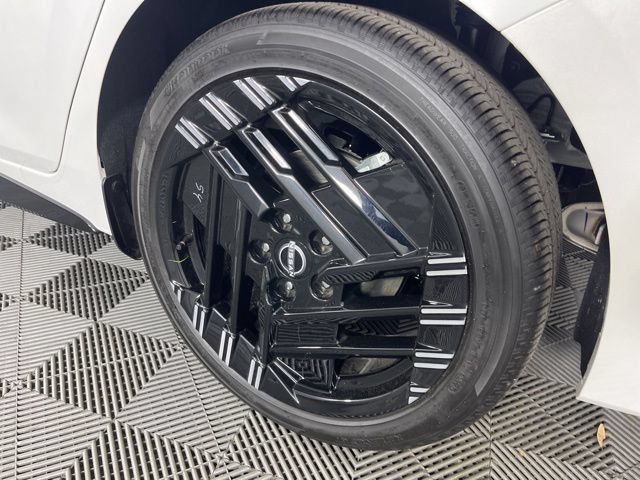 New 2026 Nissan Sentra SR w/ SR Premium Package FWD image 10