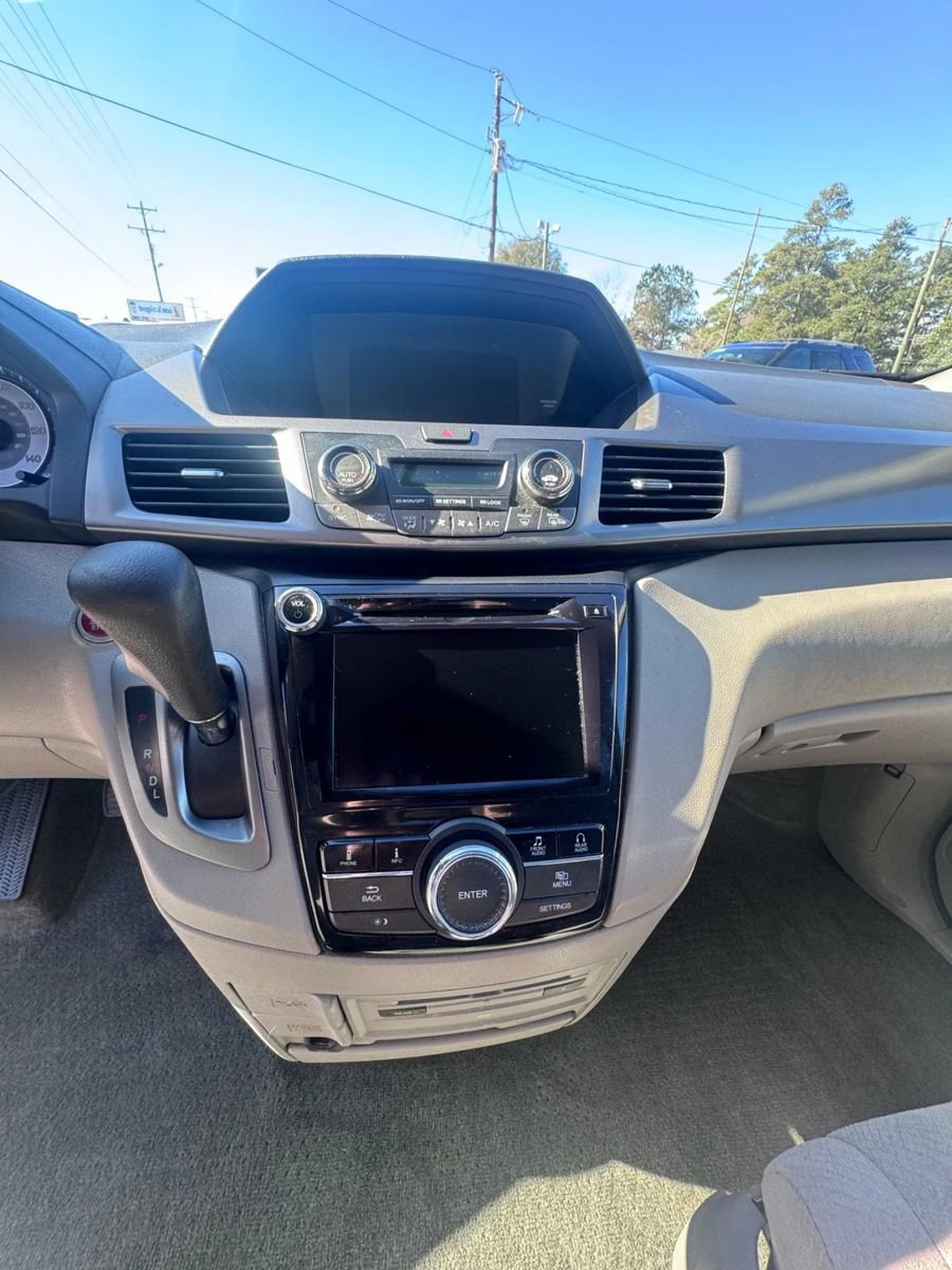 Used 2016 Honda Odyssey SE image 11