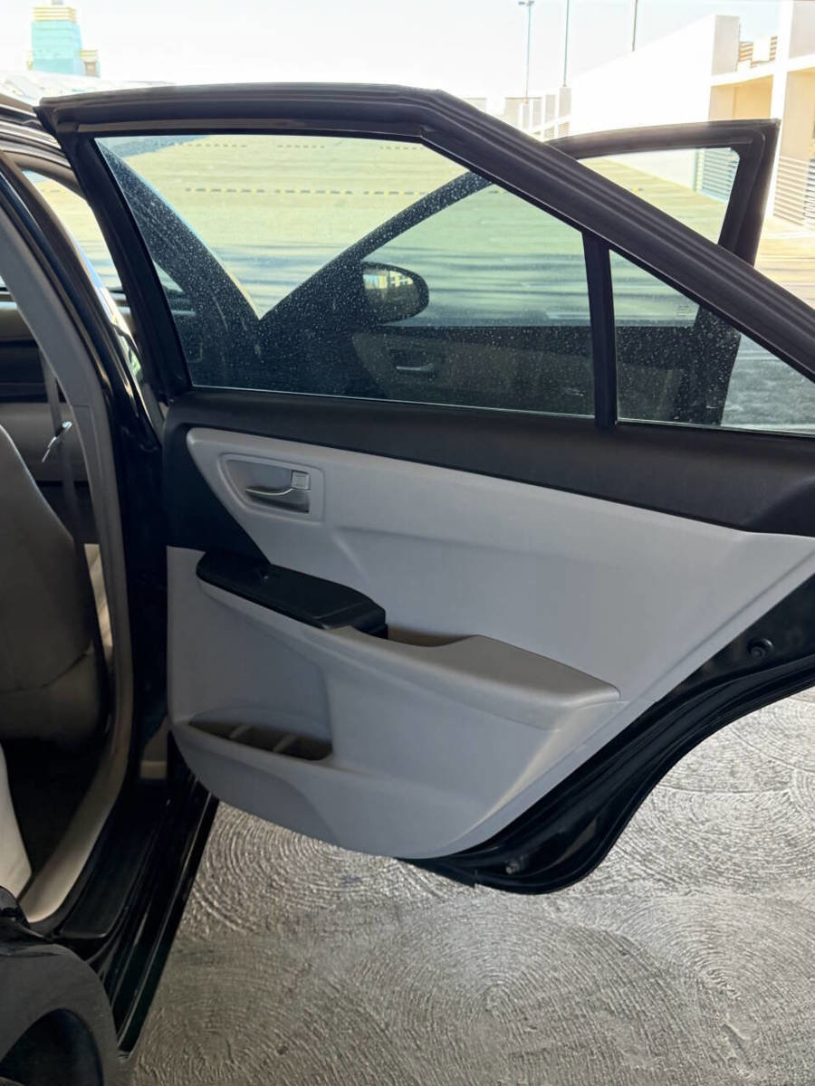 Used 2017 Toyota Camry XLE image 18