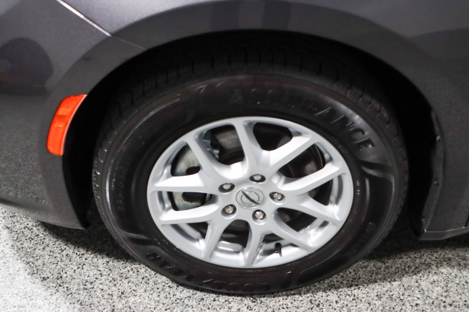 Used 2023 Chrysler Pacifica Touring-L image 11