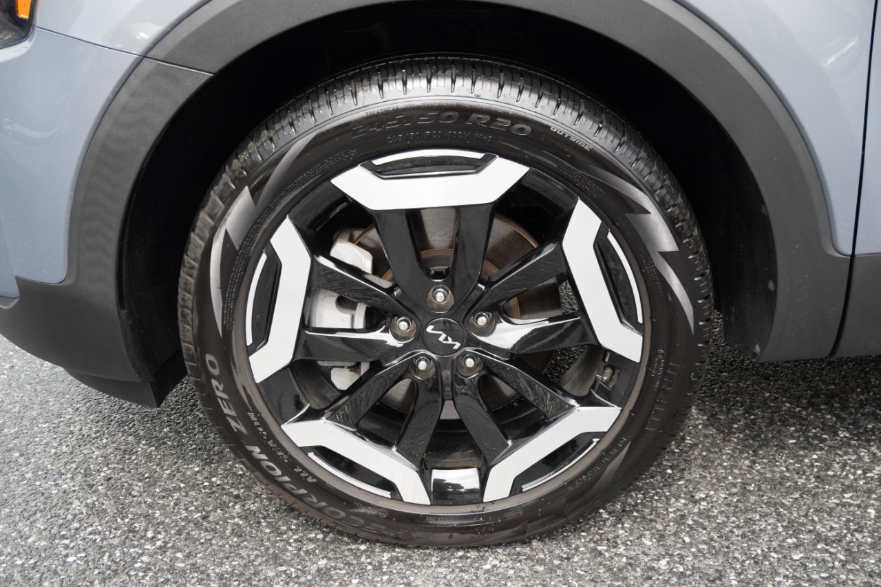 Used 2024 Kia Telluride EX w/ EX Captain's Chair Package image 45