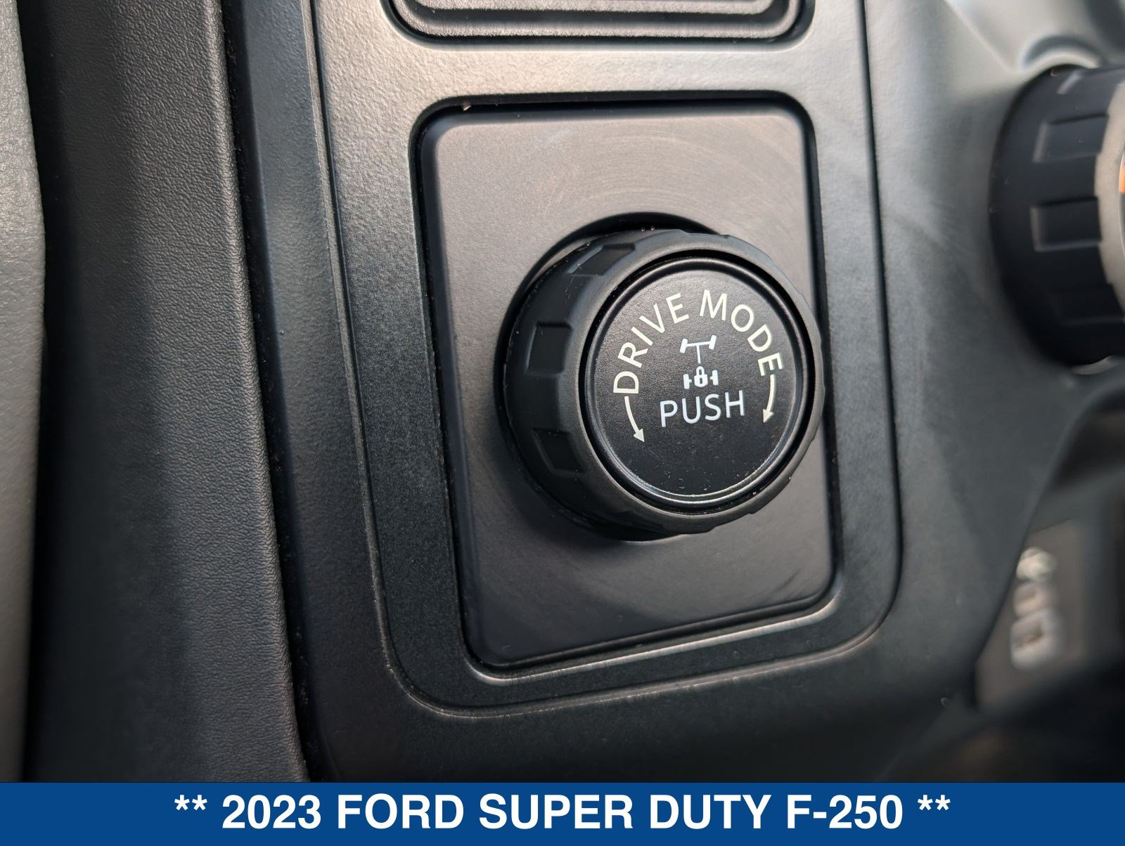 Certified 2023 Ford F250 XL w/ XL Chrome Package RWD image 27