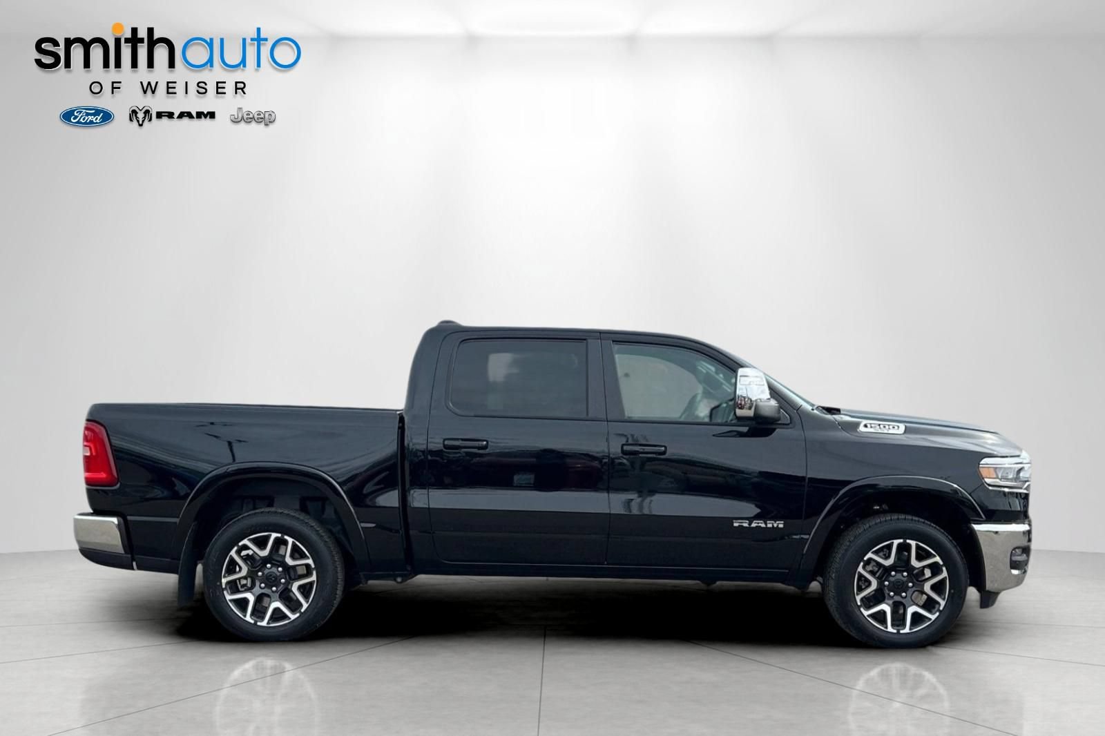 New 2025 RAM 1500 Laramie w/ Trailer Tow Group AWD/4WD image 5