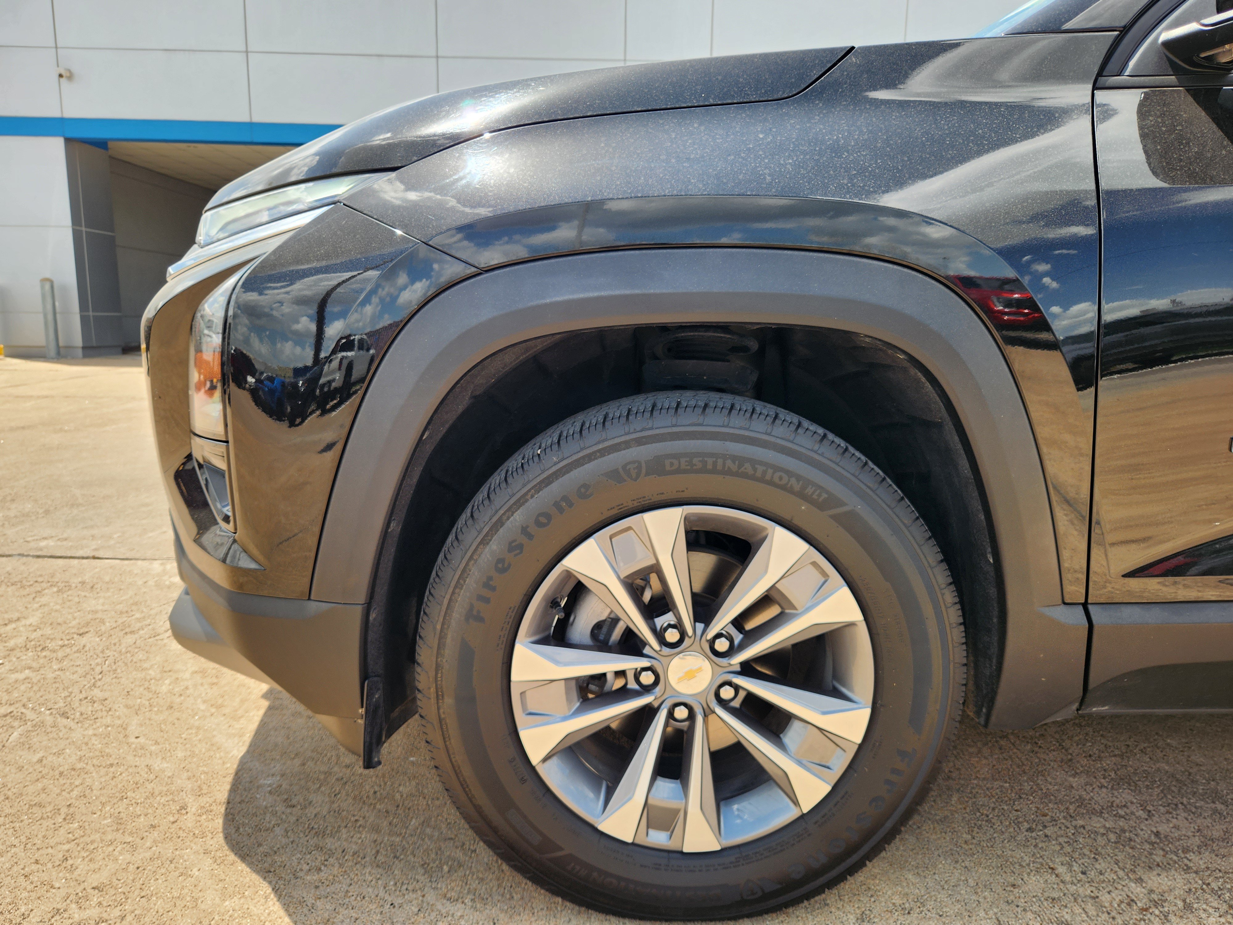 Used 2025 Chevrolet Equinox LT w/ Convenience Package II FWD image 9