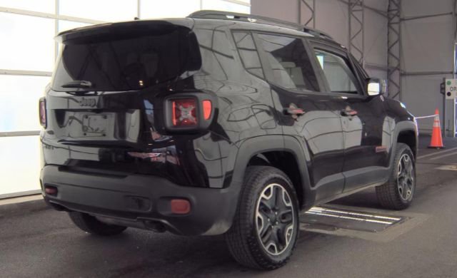 Used 2017 Jeep Renegade Trailhawk image 4