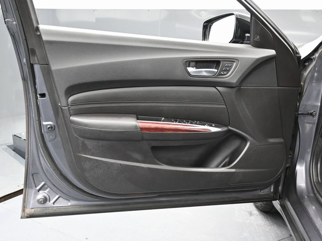 Used 2017 Acura TLX V6 SH-AWD w/ Technology Pkg image 39