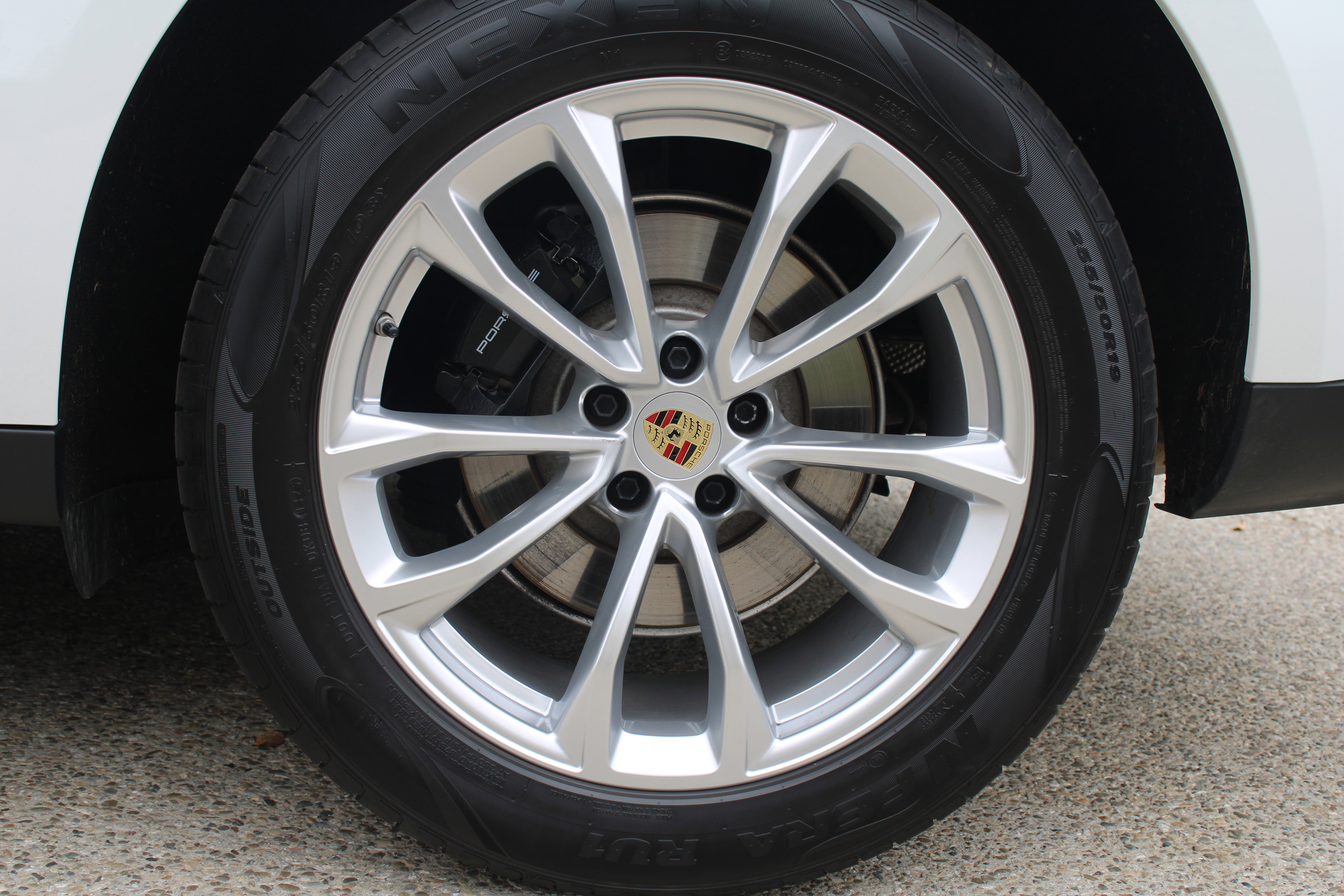 Certified 2026 Porsche Macan Turbo AWD/4WD image 16