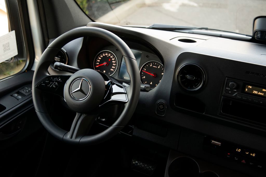 New 2026 Mercedes-Benz Sprinter 2500 image 17