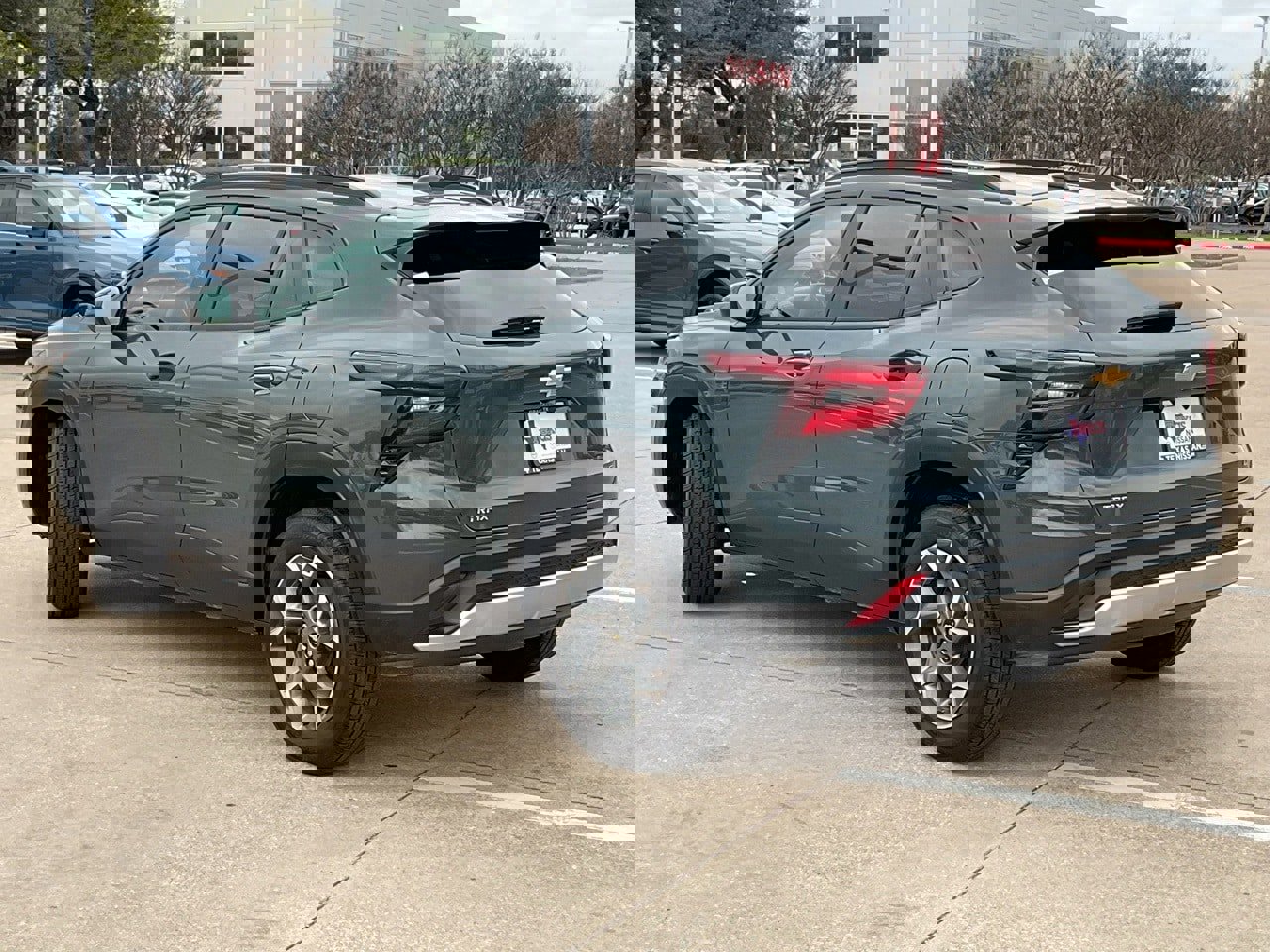 Used 2025 Chevrolet Trax LT w/ LT Convenience Package image 7