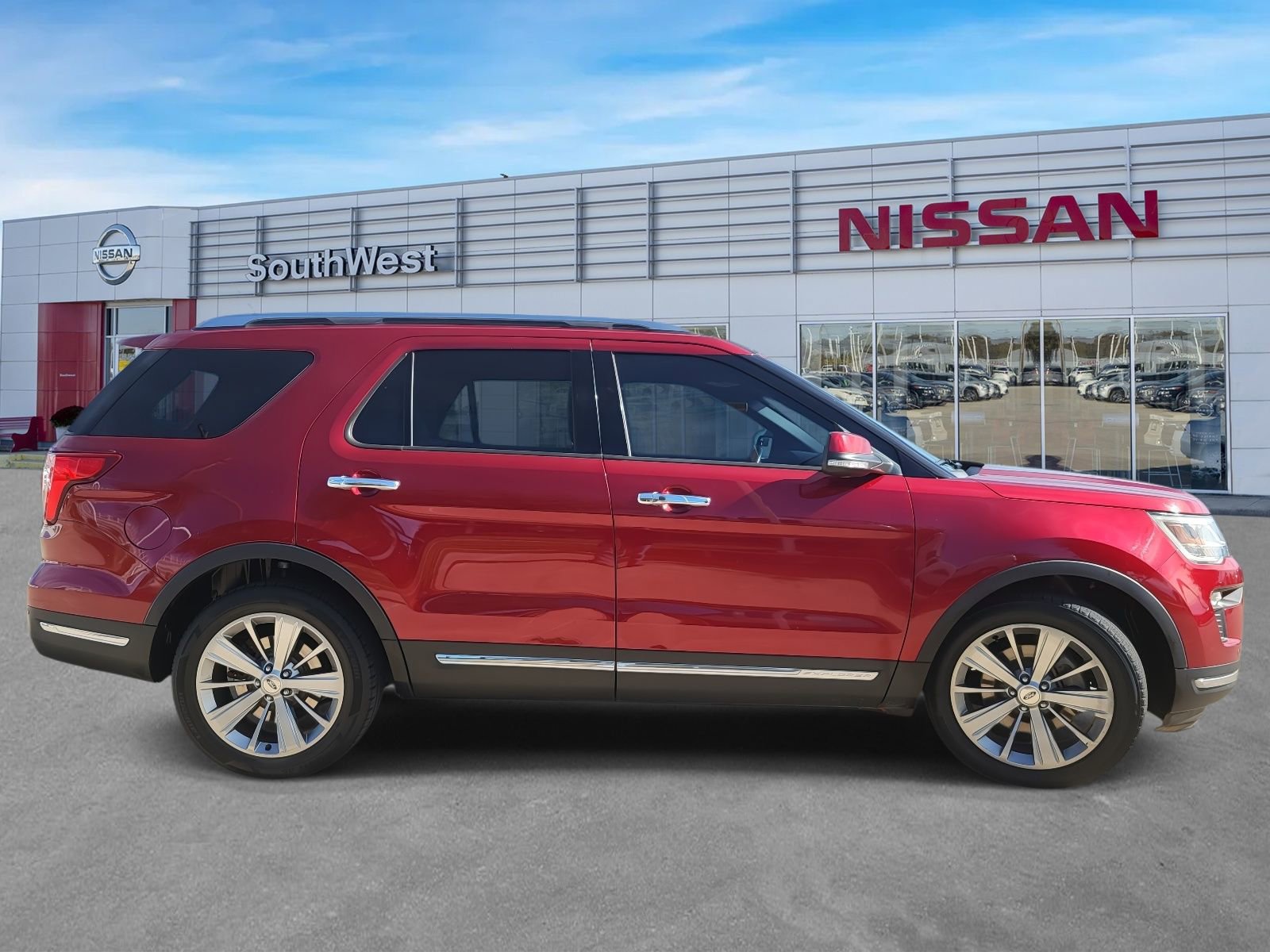 Used 2018 Ford Explorer Limited image 5