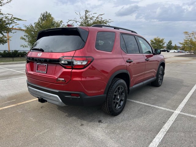 New 2025 Honda Pilot TrailSport image 8