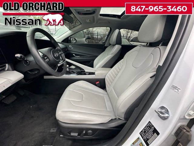 Used 2025 Hyundai Elantra Limited FWD image 11