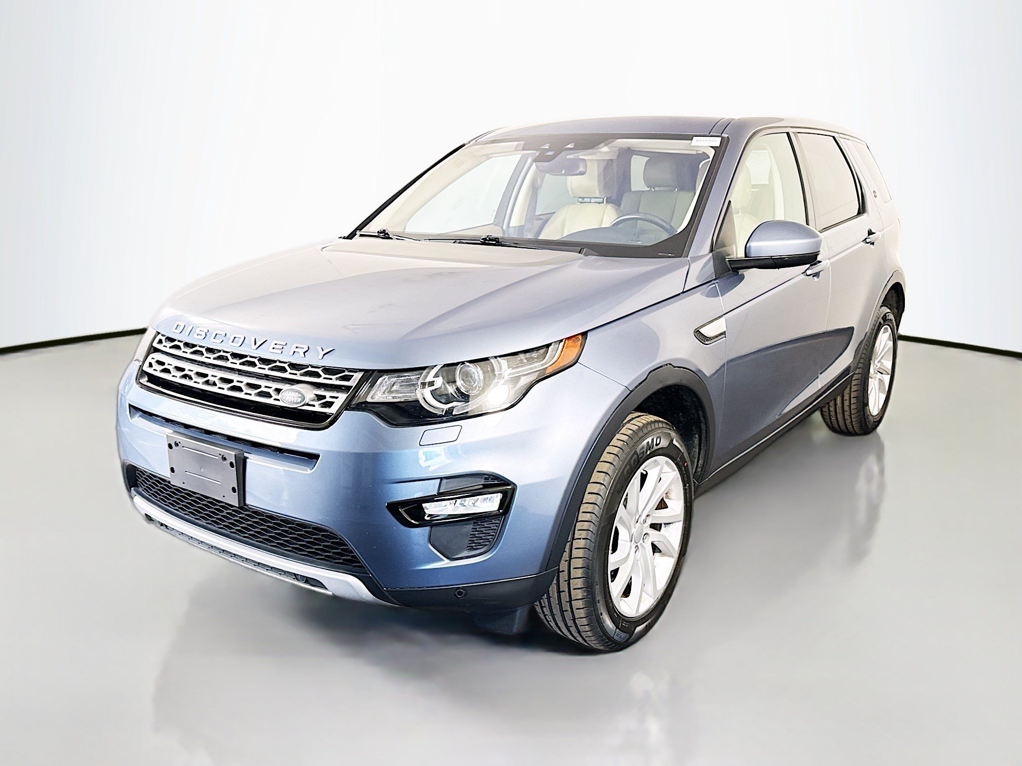 Used 2019 Land Rover Discovery Sport HSE AWD/4WD image 4