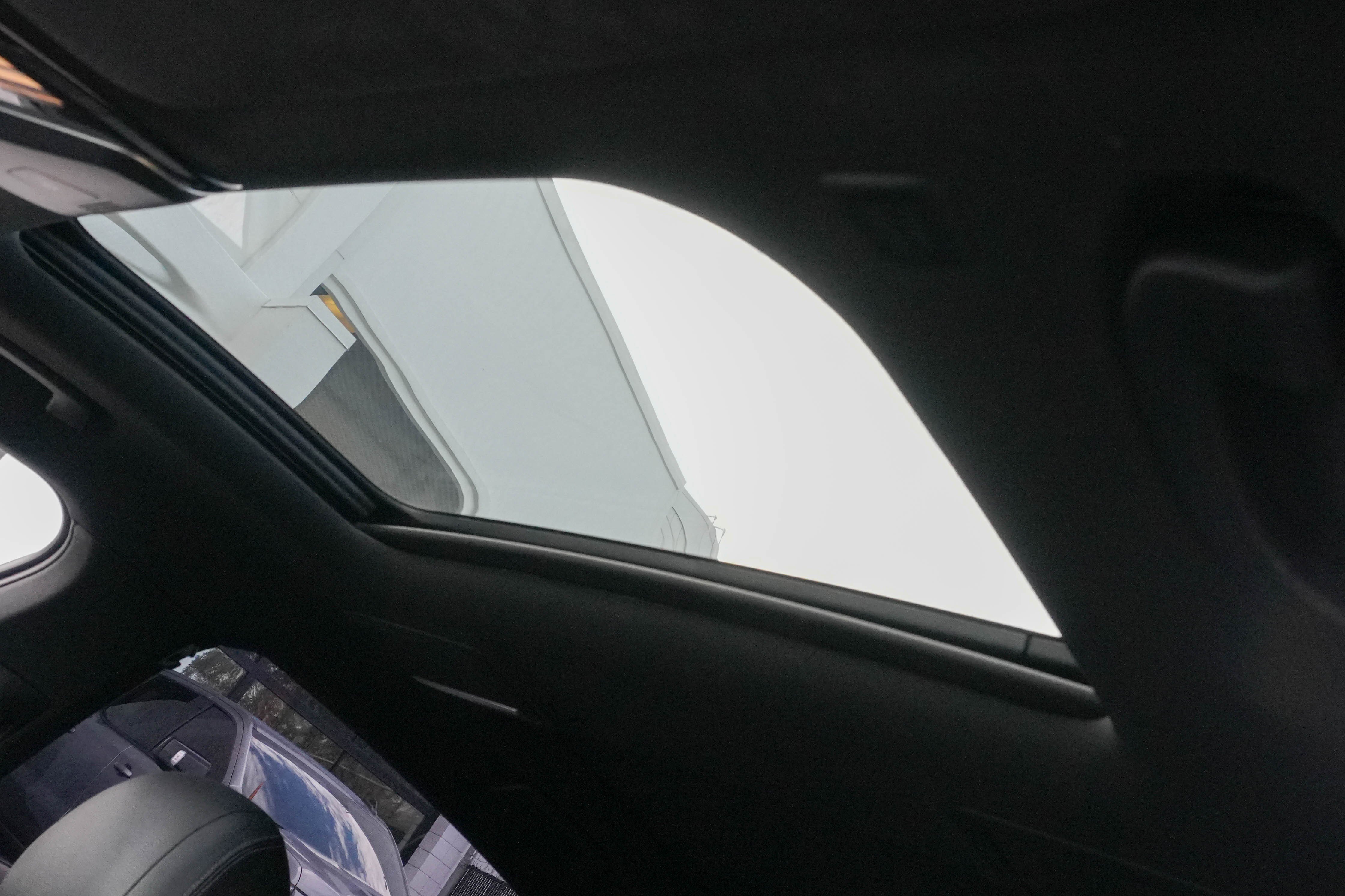 Used 2019 BMW 740i w/ M Sport Package image 15