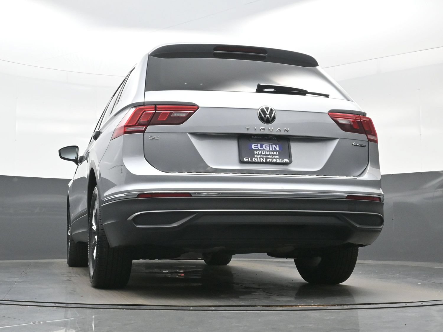 Used 2022 Volkswagen Tiguan SE AWD/4WD image 29