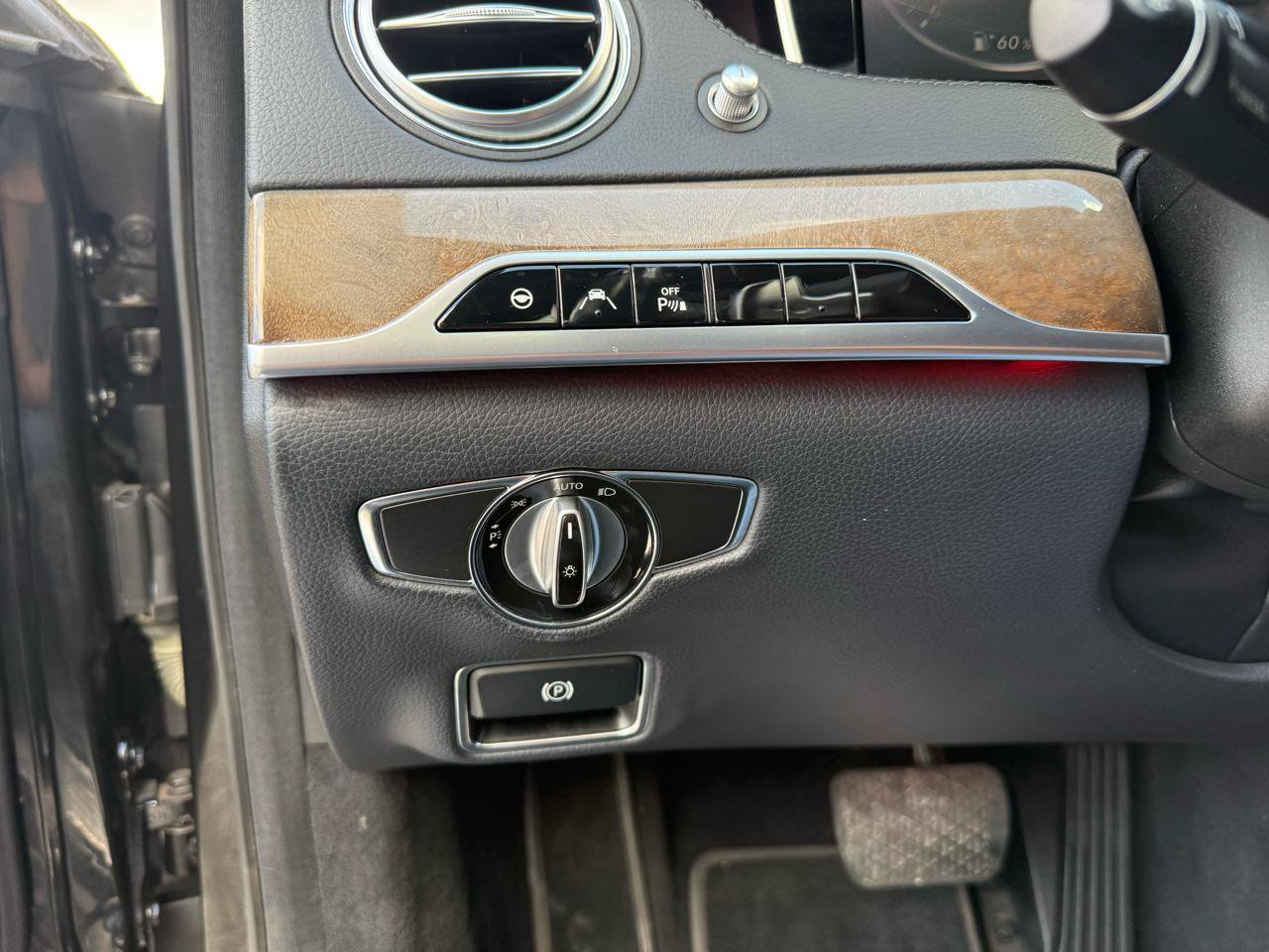 Used 2015 Mercedes-Benz S 550 Sedan image 20