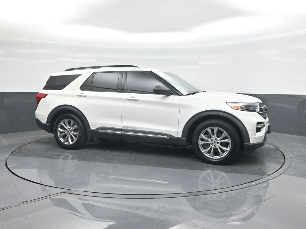 Used 2020 Ford Explorer XLT w/ Equipment Group 202A RWD image 11