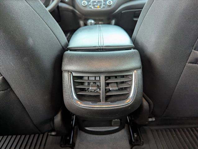 Used 2018 Chevrolet Malibu LT w/ LPO, Convenience Package 2 image 17