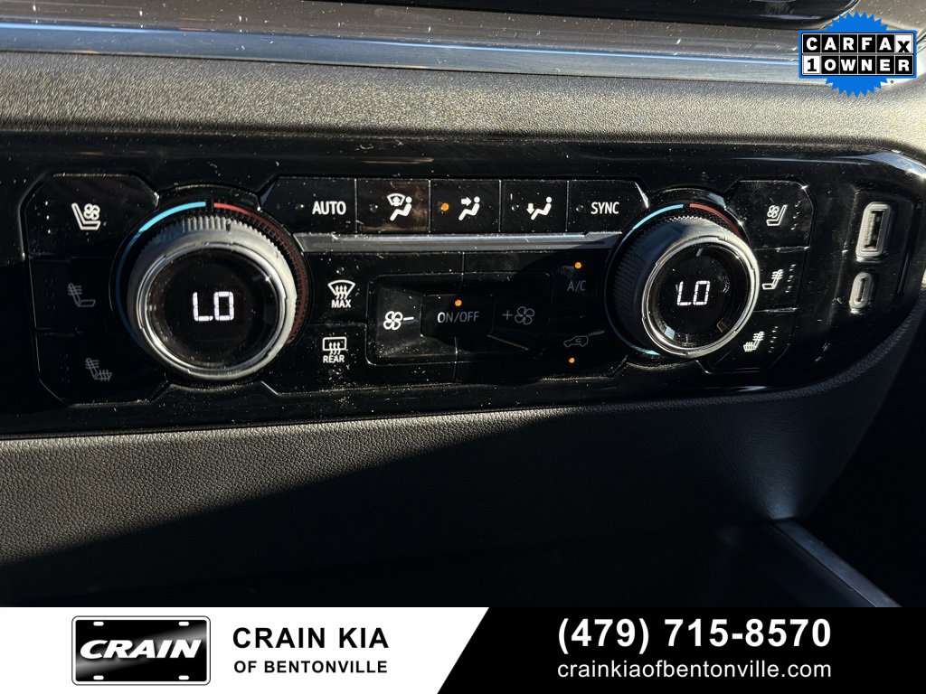 Used 2024 Chevrolet Silverado 2500 High Country w/ Midnight Edition image 18