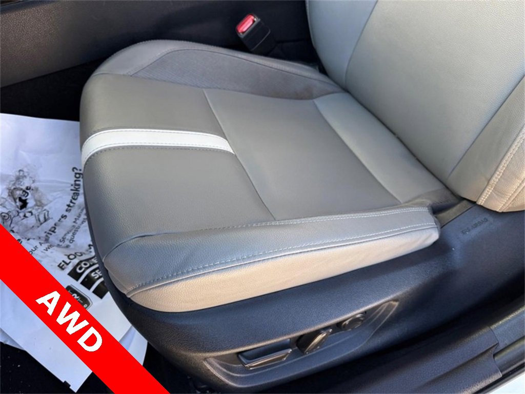 Used 2025 Toyota Camry LE image 17